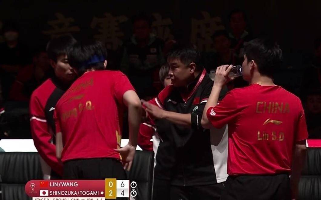 日本队完胜韩国队，王皓扛起全队