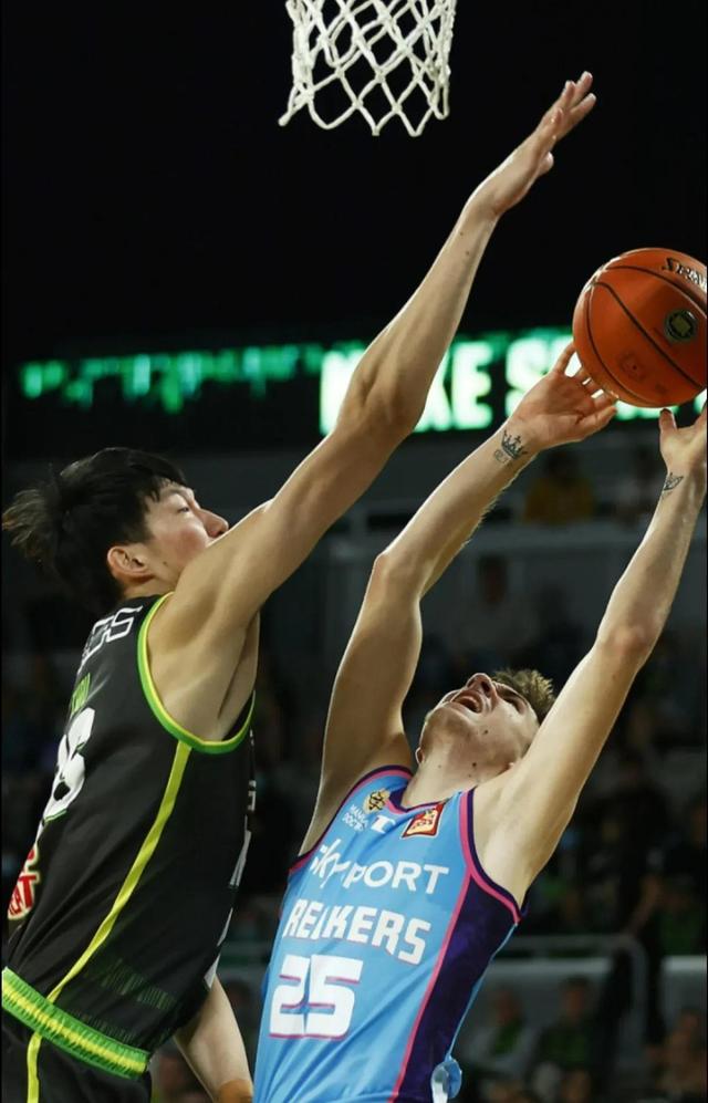 福建队逆转新疆队,周琦高光表现 福建队逆转新疆队,周琦高光表现