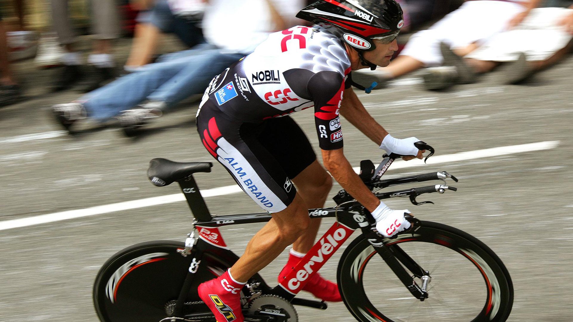 范弗利特三分雨淹没骑士，广东队提前三节锁定胜局