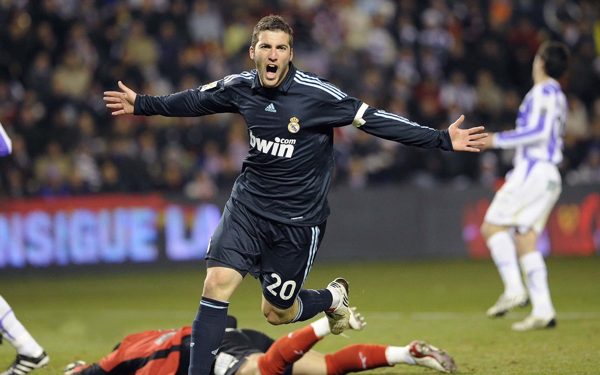 英超争冠之夜，基耶萨赛后评分拉满，一场决定冠军归属的完美演出