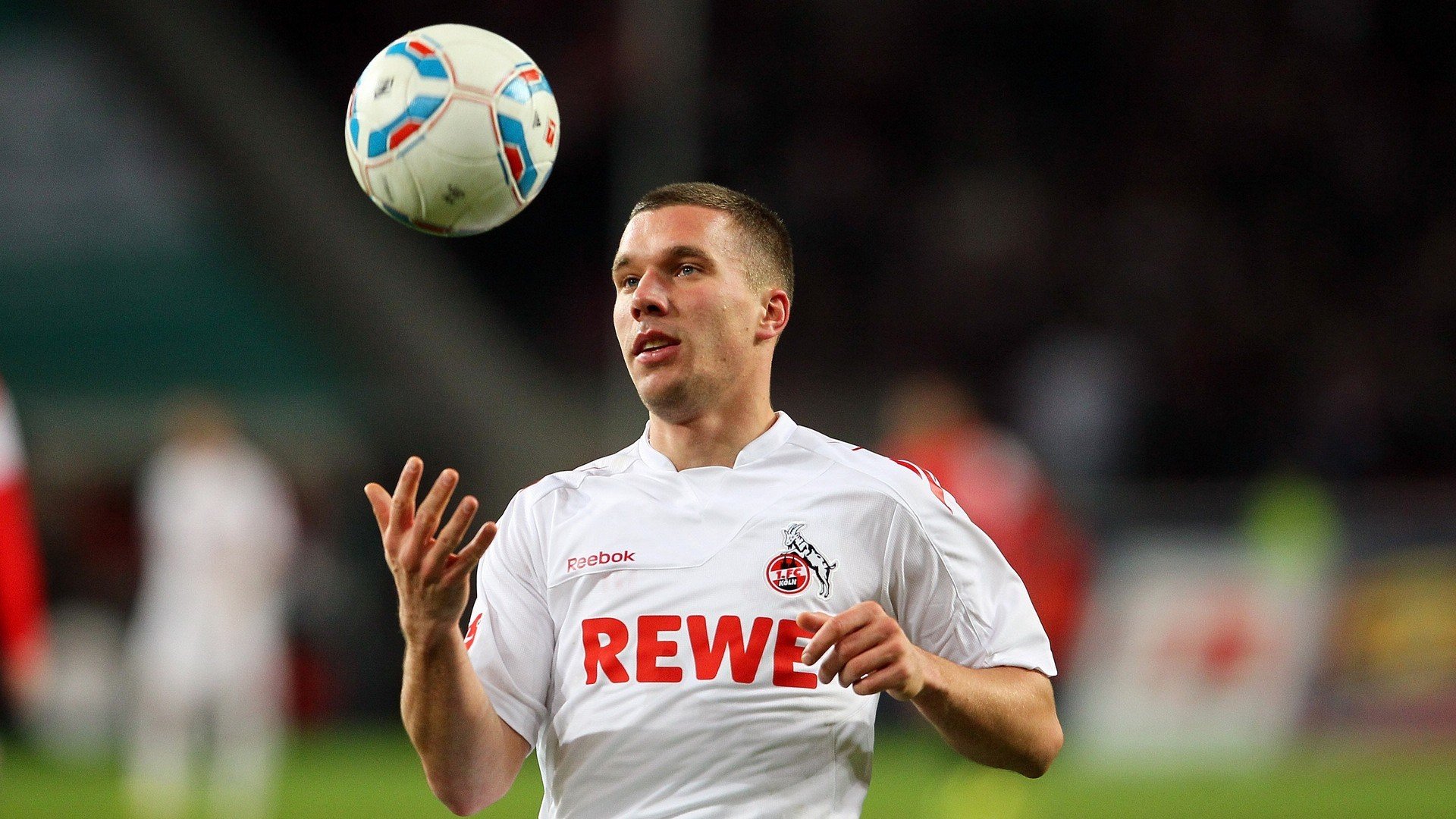 英超争冠焦点战，当奇才冲垮上海队，足球与篮球的平行宇宙